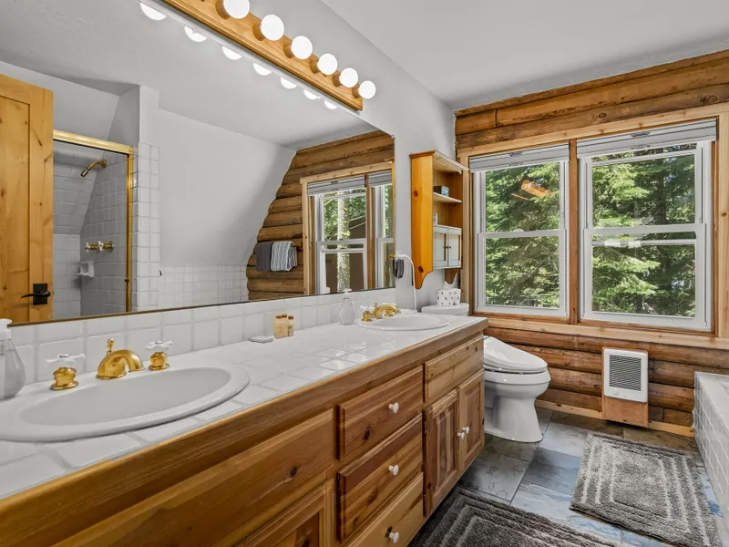 Primary Bathroom: Full Bath, Walk-in Shower
