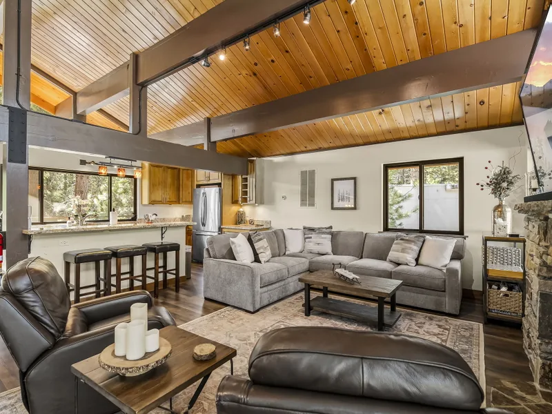 Main Floor : Living Room: Mountainscape Oasis