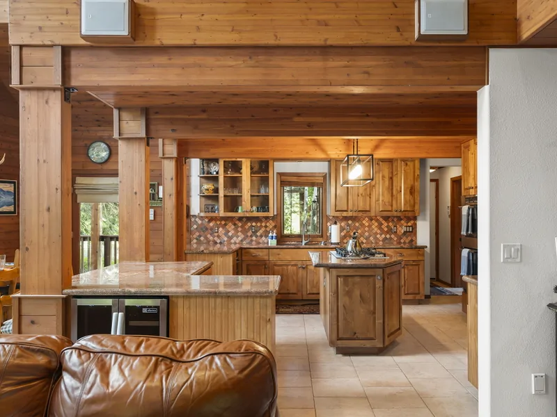 Kitchen - Donner Lake Vacation Lodge