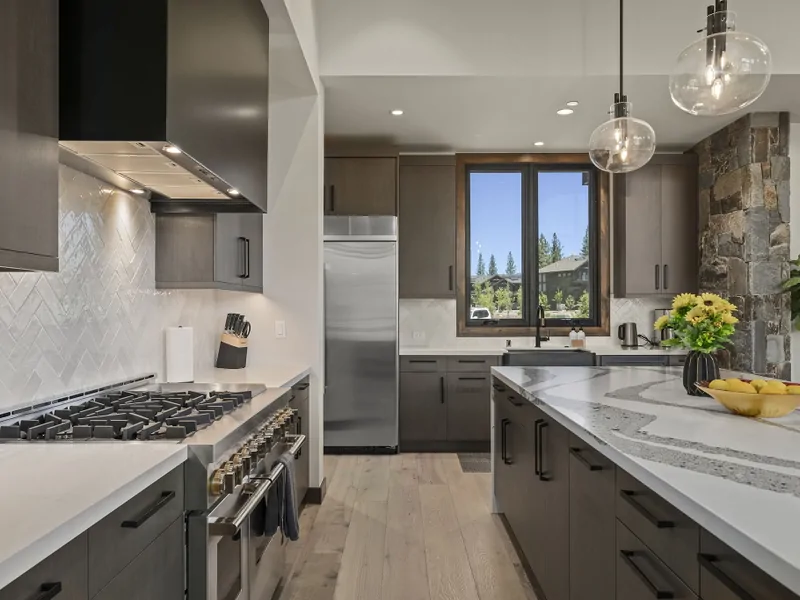 Alpine Greenside Estate Kitchen