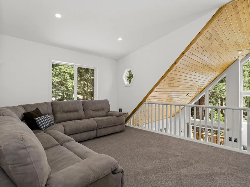 Loft: Stony Creek Secluded Lodge