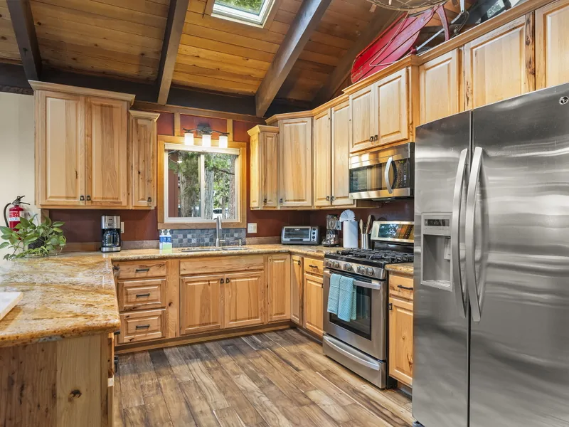 Kitchen - Timberwood Cabin
