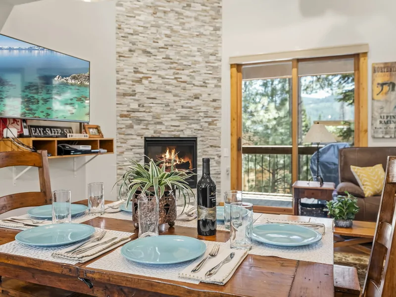 Gold Bend Getaway Dining Table