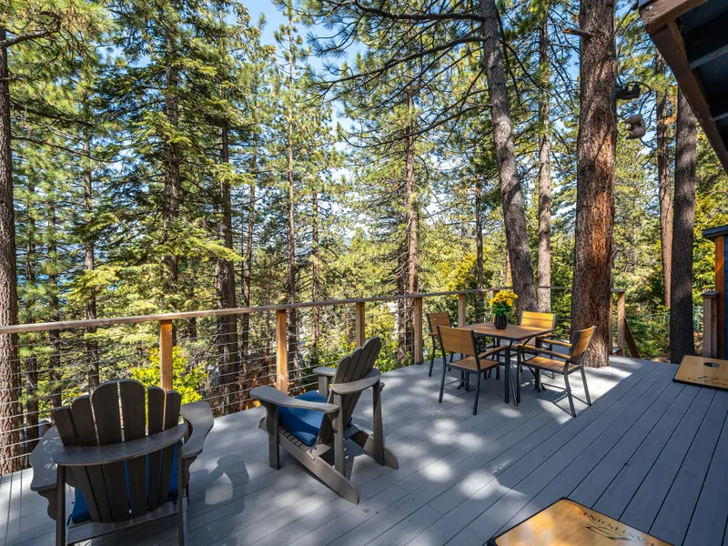 Deck Tahoe Blue Haus