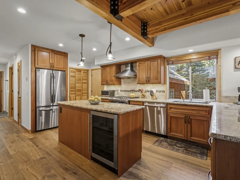 Kitchen:  Quittin' Time Chalet