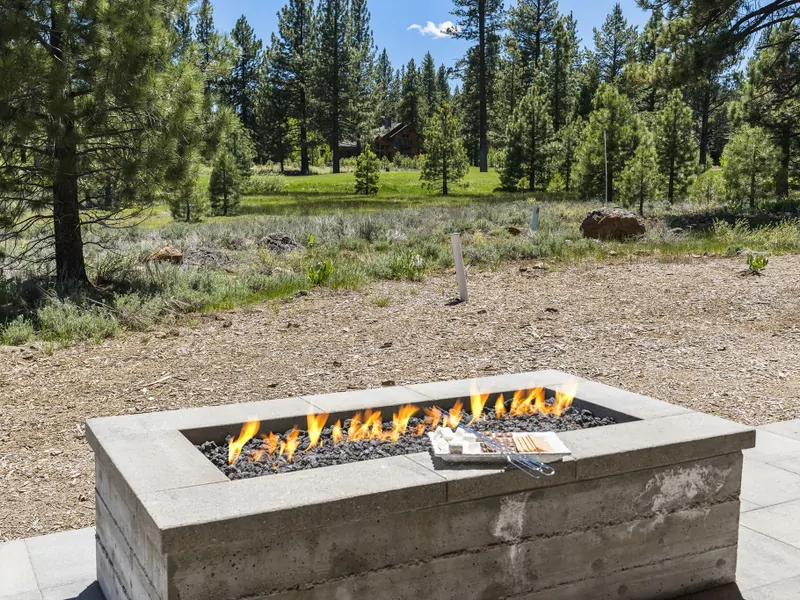 Alpine Greenside Estate Fire Pit