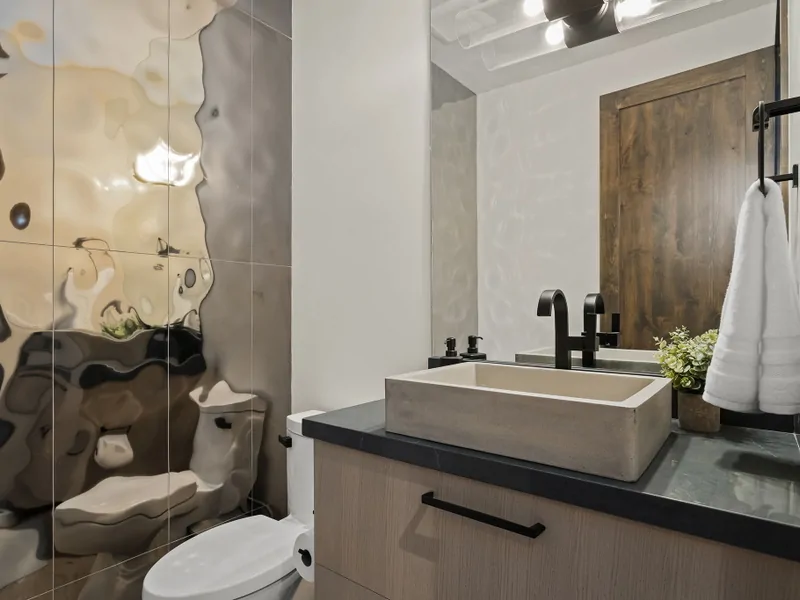 Upstairs Half Bath Alpine Greenside Estate