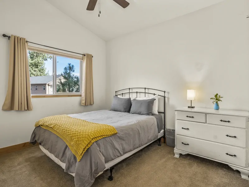 Bedroom 3, Queen, Sleeps 2