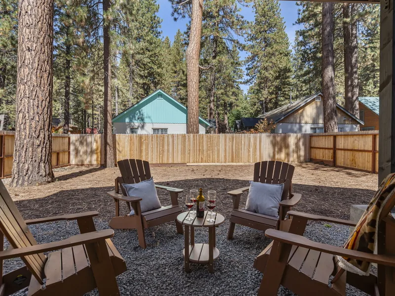 Outside Sitting-Kings Bear Cabin