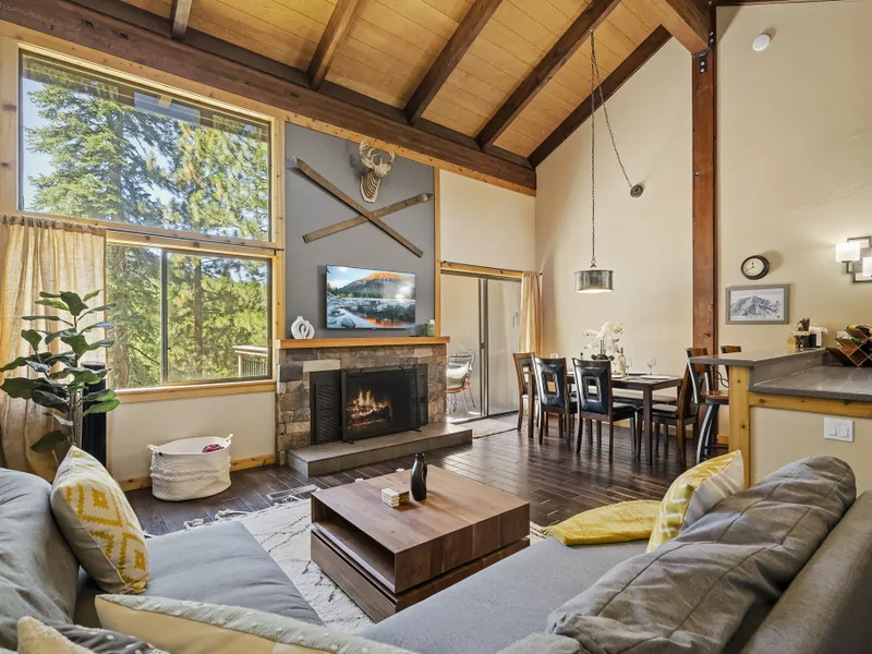 Living Room: Bear Den at Northstar