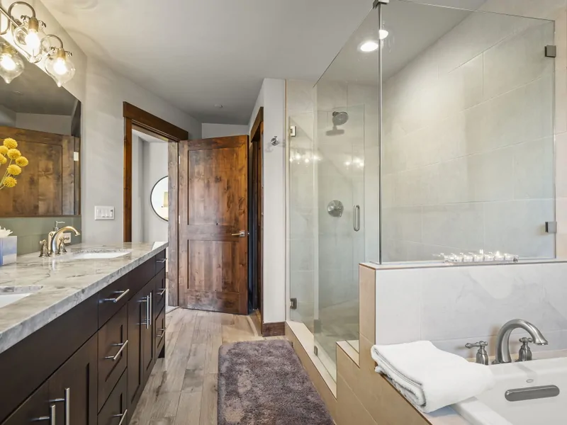 Upstairs Master Bathroom Stellar's Nest