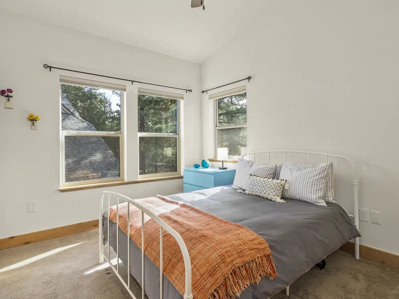 Bedroom 2, Queen, Sleeps 2