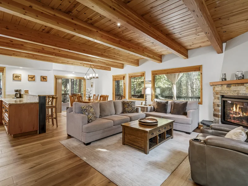 Living Room:  Quittin' Time Chalet