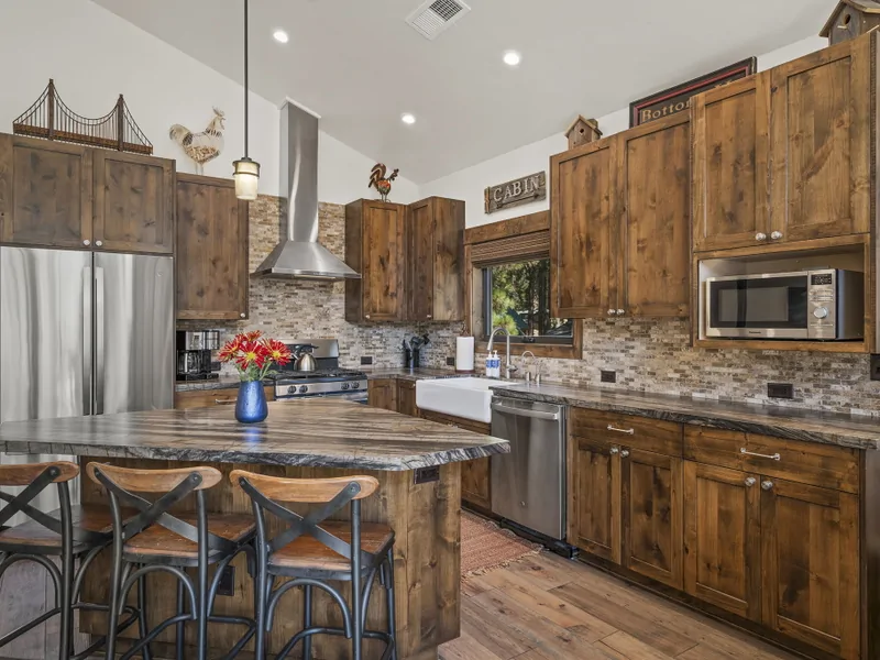Kitchen- Kings Bear Cabin