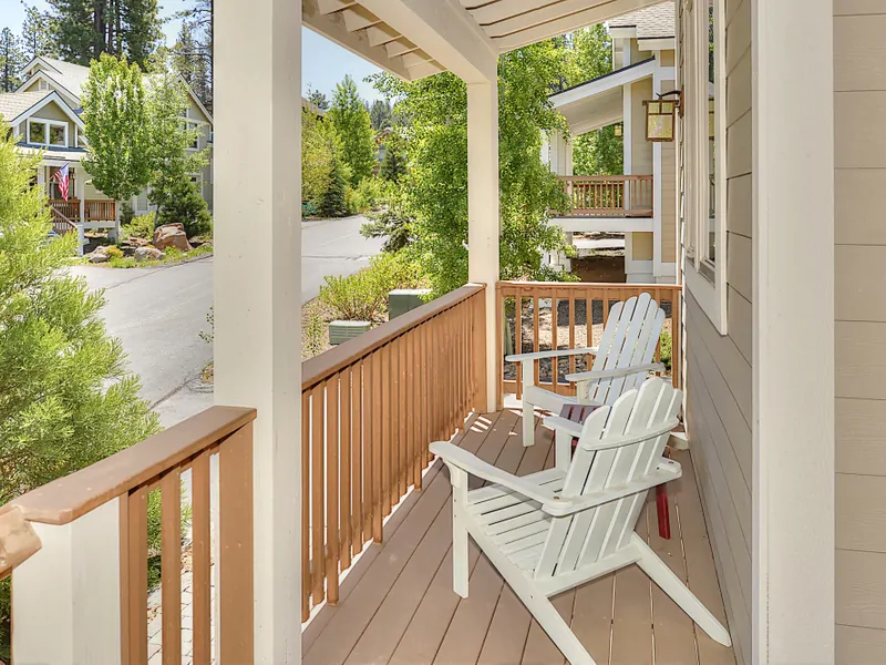 Front Porch:  Wintercreek Mountain Delight