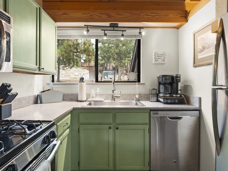 Kitchen - Sagebrush Hideaway