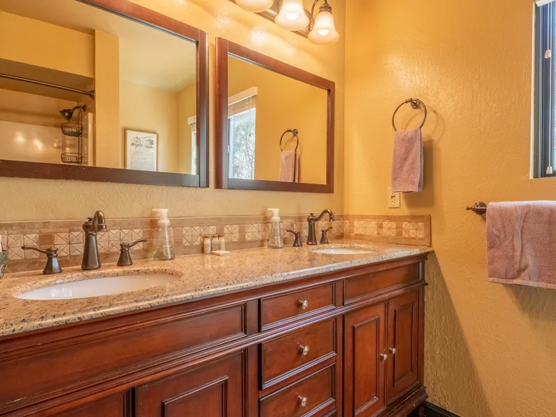 Bathroom 2, Full Bath, Shower-tub