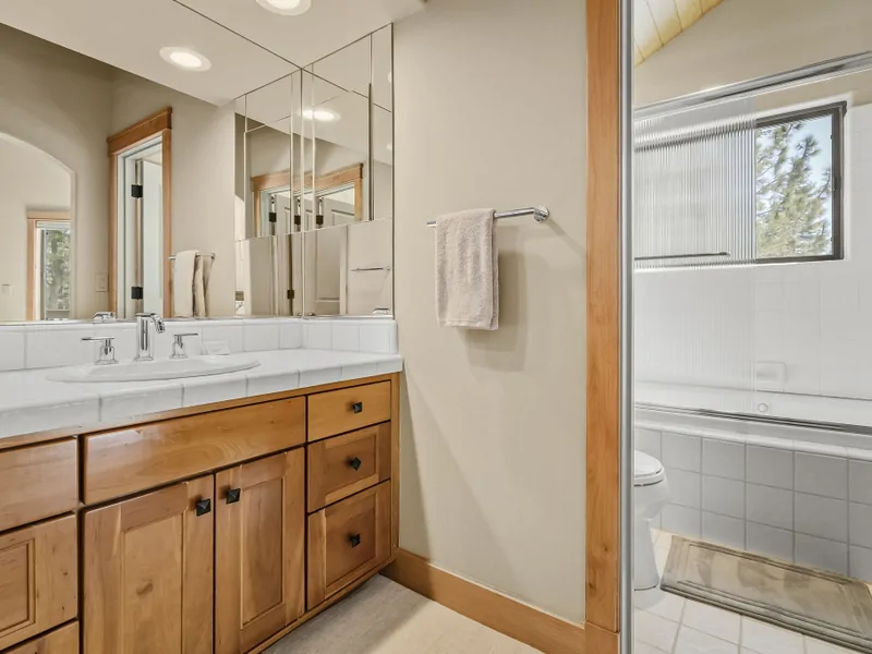 Secondary On-Suite Bathroom, Full bath, Shower-tub: Hilltop Manor