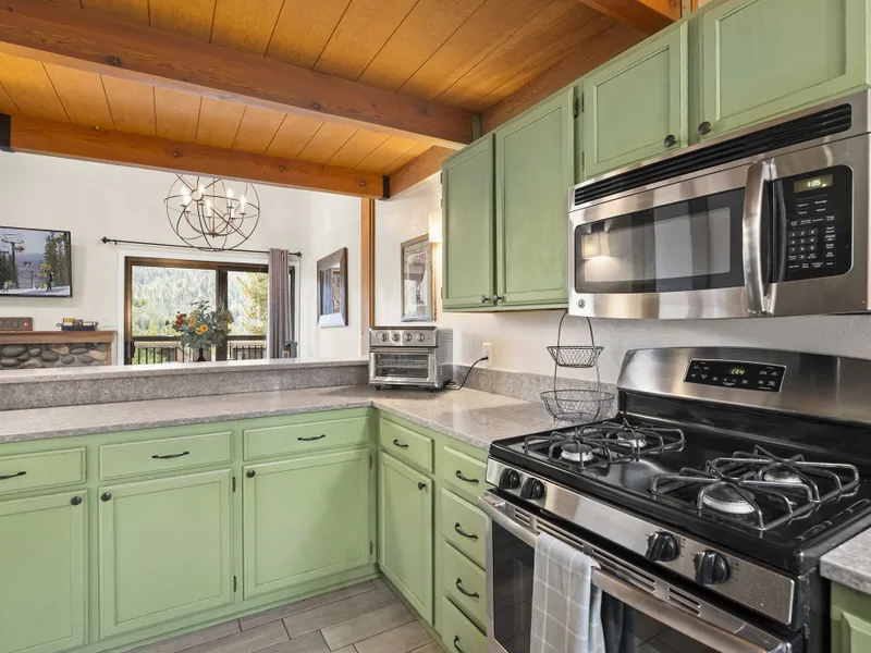 Kitchen - Sagebrush Hideaway