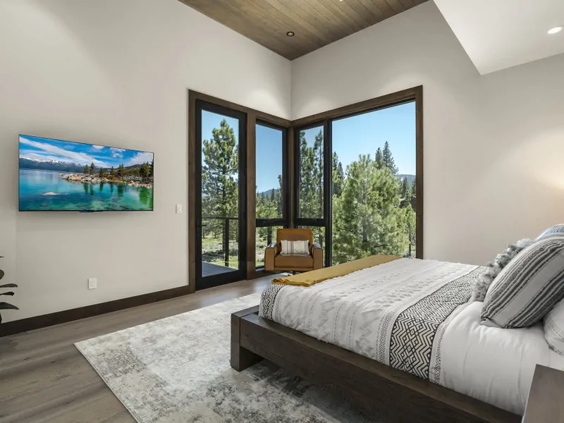Primary En-Suite Main Floor with King, Alpine Greenside Estate