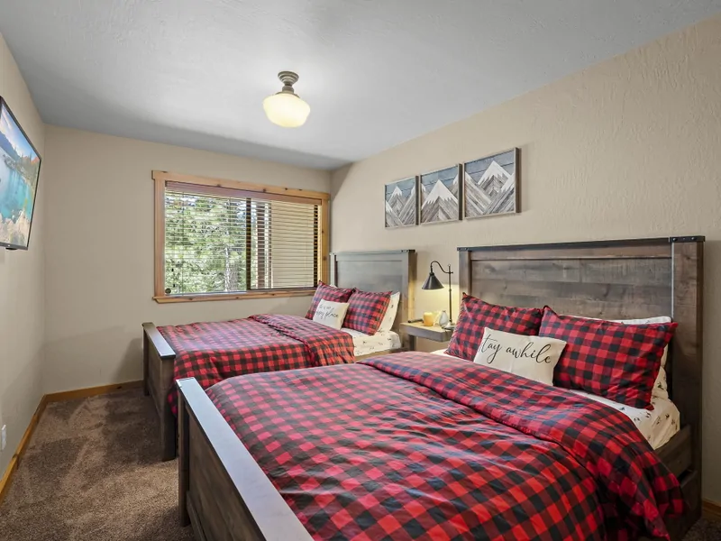 Downstairs Double Beds: Bear Den at Northstar