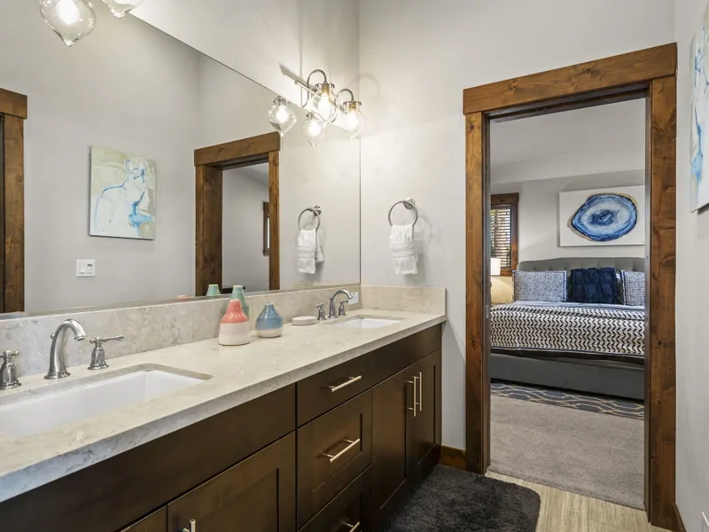 Upper Level Vanity in Shared Bath Stellar's Nest
