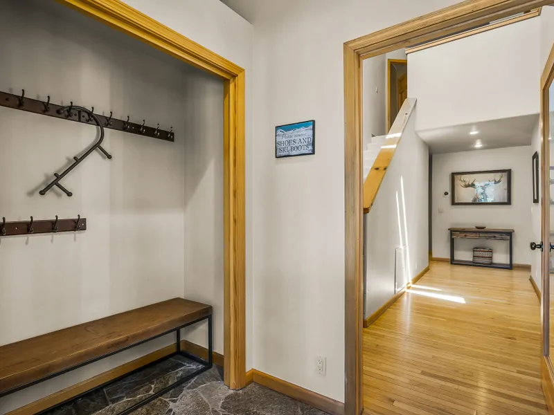 Entry way: 
Sun Valley Mountain Escape