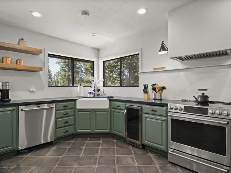 Kitchen: Heritage Crest Tahoe