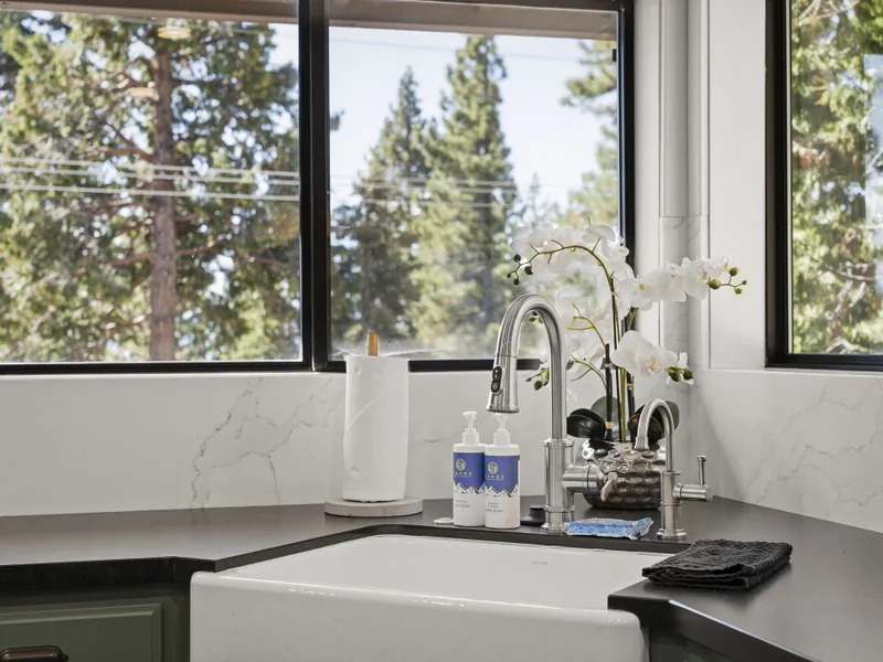 Farm Sink: Heritage Crest Tahoe