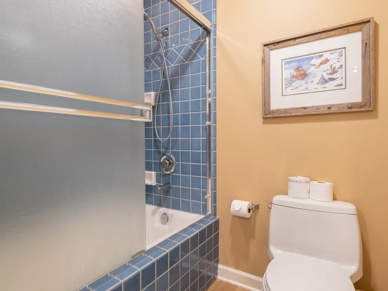 Shared Bathroom: Northstar Home Away From Home