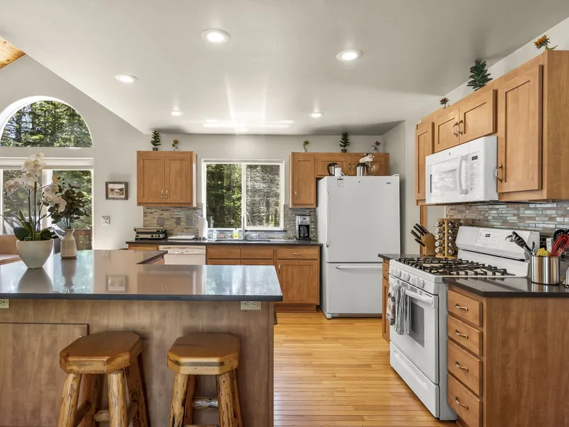 Kitchen: 
Sun Valley Mountain Escape