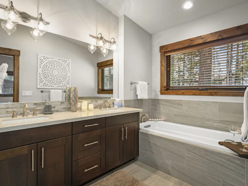 Main Level Master Bath Stellar's Nest