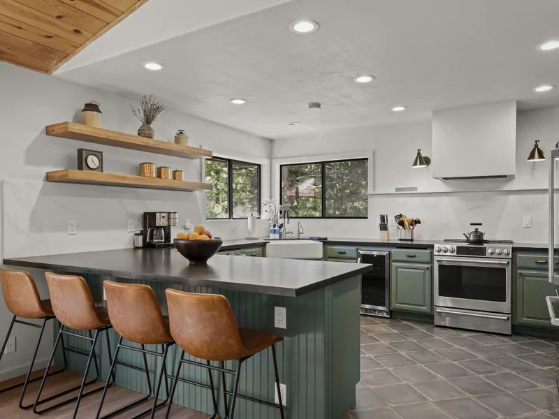 Large Peninsula: Heritage Crest Tahoe