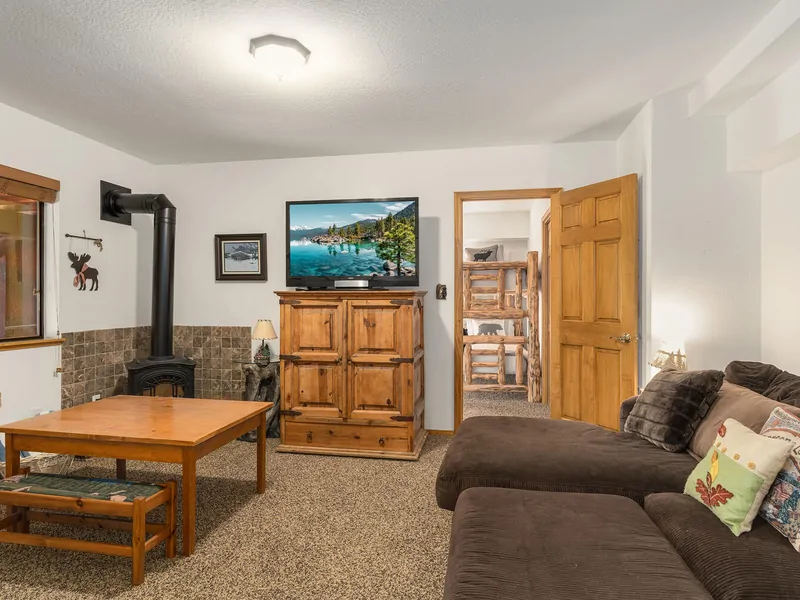 Downstairs Loft Area: Pinecone Lodge with Private Hot tub