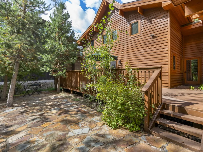 Donner Lake Vacation Lodge
