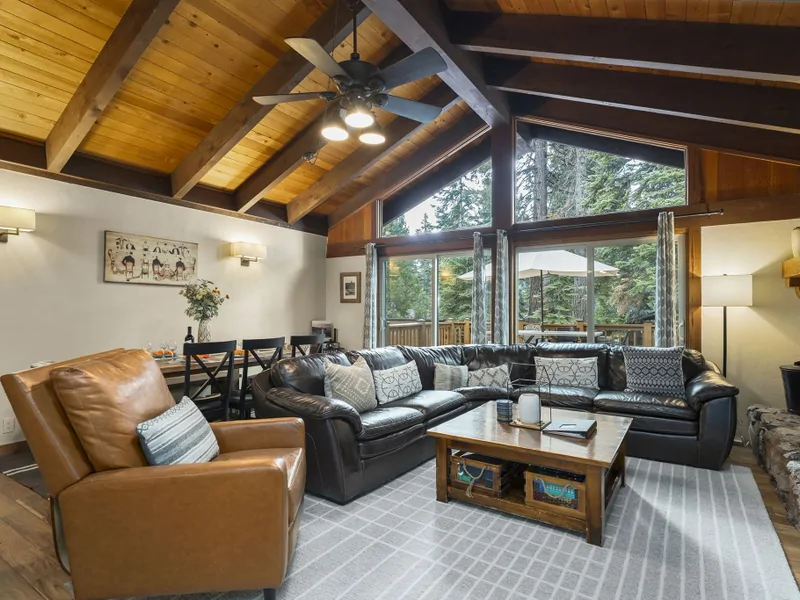 Sitting for all - Timberwood Cabin