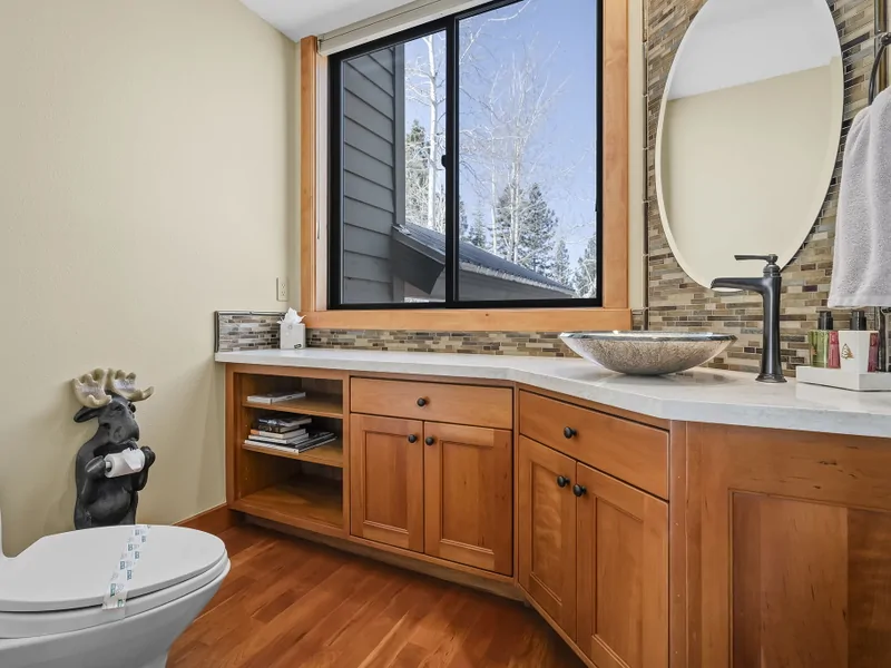 Half Bath, Main Level : Hilltop Manor