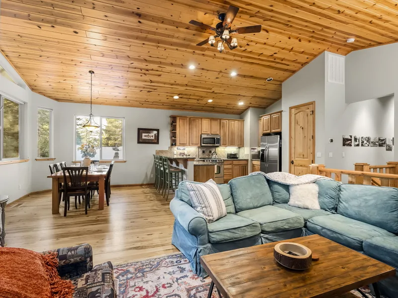 Open Living Area:North Lake Tahoe Vacation Lodge