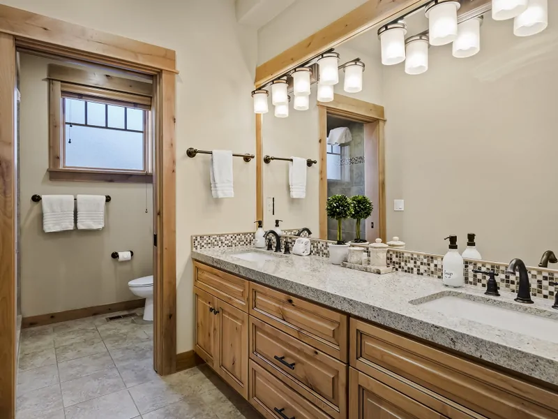 Bathroom 2, En-Suite