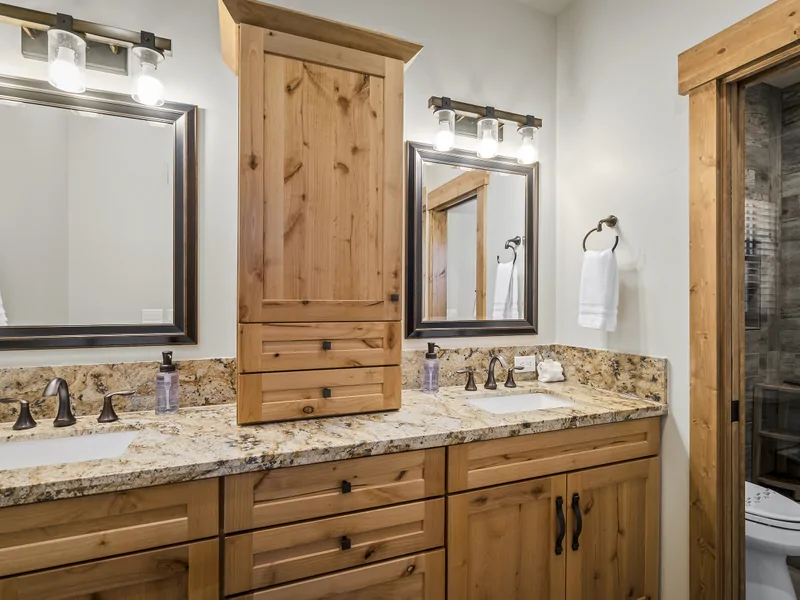 Upstairs Primary Bathroom