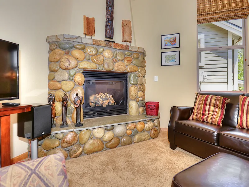 Family Room with Gas Fireplace: Wintercreek Mountain Delight