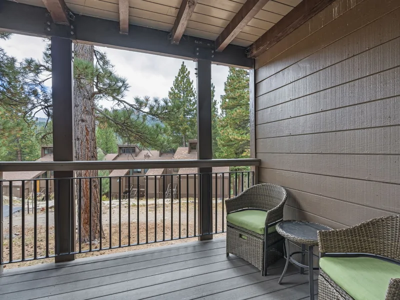 Downstairs Deck - Sagebrush Hideaway