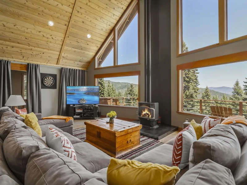 Gas Stove: Falcon's Eye View Retreat