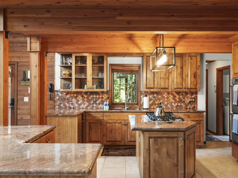 Kitchen - Donner Lake Vacation Lodge