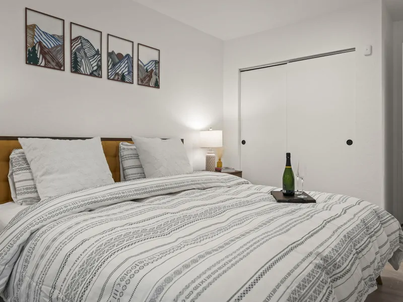 King Bed - Alpine Loft at The Villas