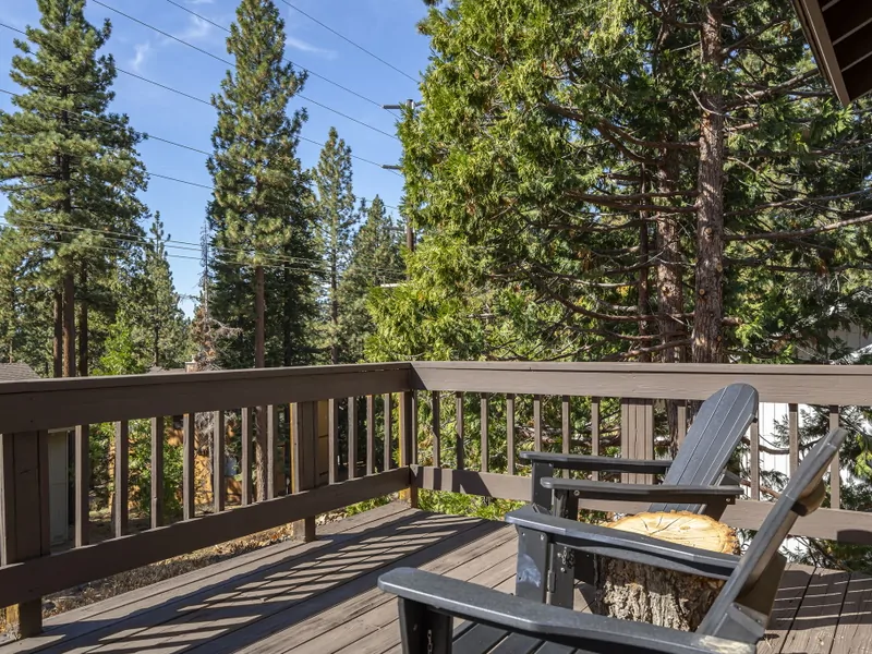 Outside Seating: Heritage Crest Tahoe