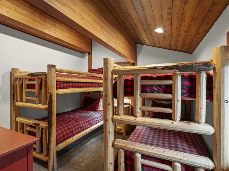 Twin over Twin Bunks - Donner Lake Vacation Lodge