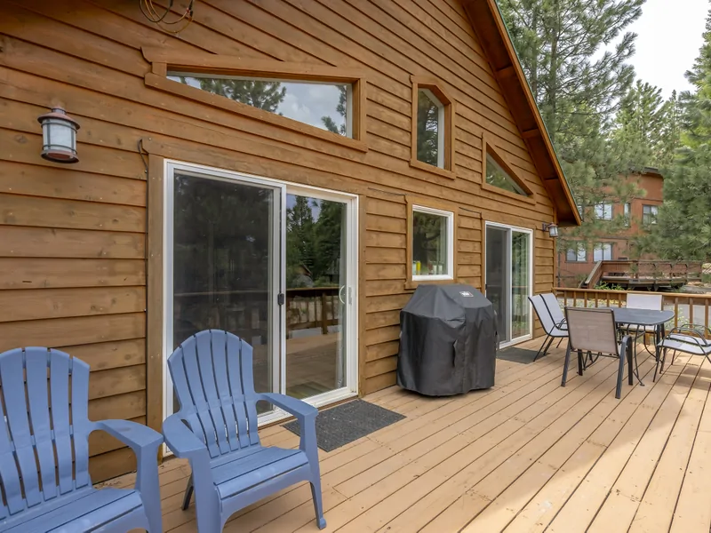 2nd-level front deck: Exquisite Alpine Chalet