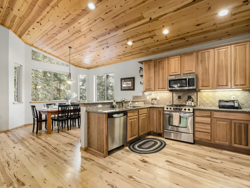 Kitchen:North Lake Tahoe Vacation Lodge
