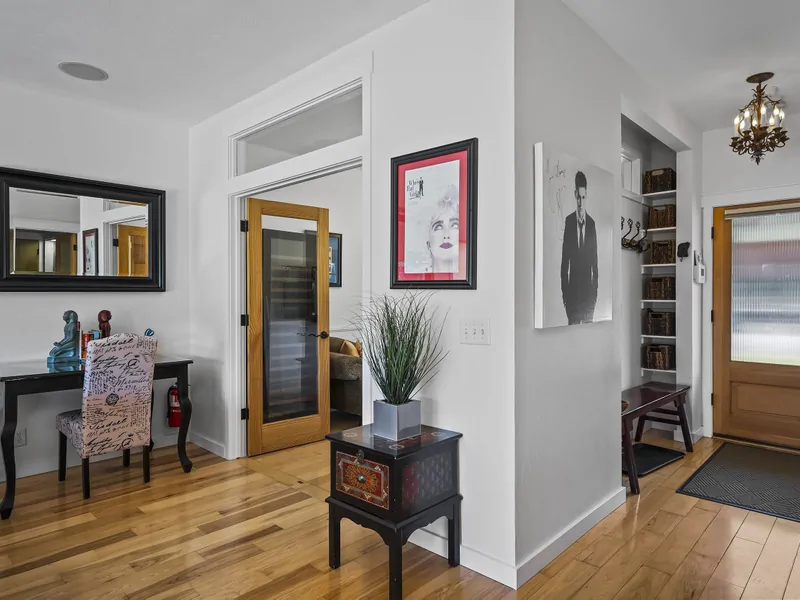 Downstairs Loft Area: Holy Cow Downtown Riverfront